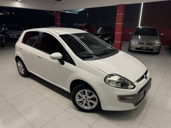 FIAT PUNTO 1.4 ATTRACTIVE 8V FLEX 4P MANUAL FIAT PUNTO 1.4 ATTRACTIVE 8V FLEX 4P MANUAL